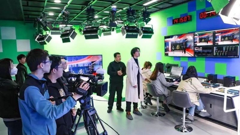 揭秘深圳短视频制作公司拍摄团队：核心要素与选择指南
