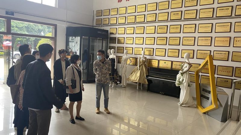 文化传媒公司岗位排名：揭秘行业高薪岗位与晋升路径**